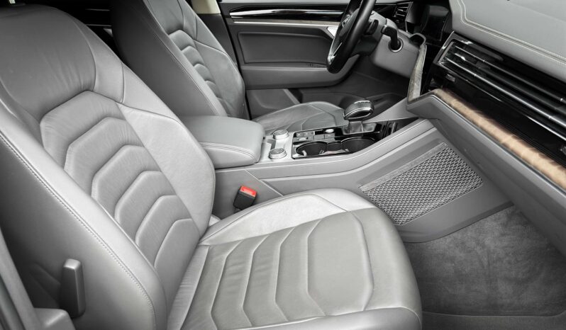 
								Volkswagen Touareg полный									