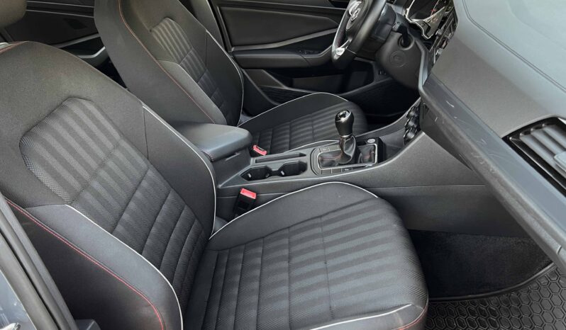 
								Volkswagen Jetta полный									