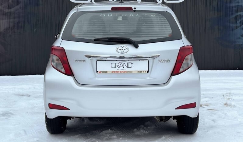 
								Toyota Yaris полный									