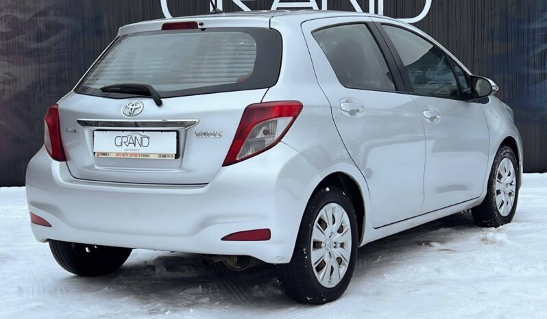 
								Toyota Yaris полный									